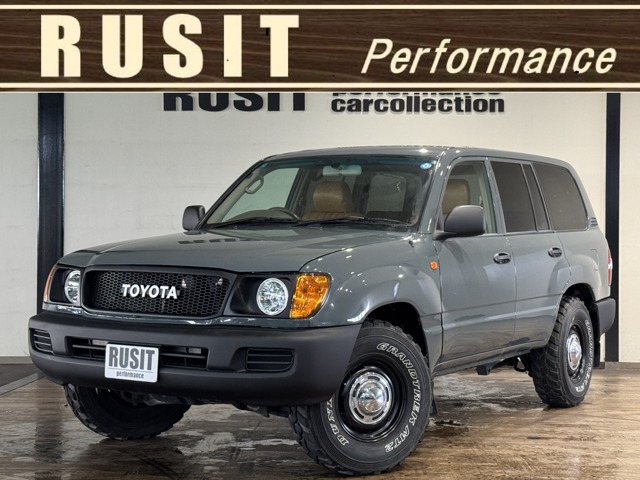 Toyota Land Cruiser 100 3