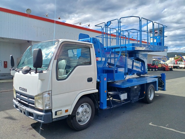 2010 Isuzu Elf