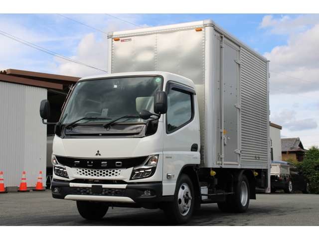 Mitsubishi Fuso Canter 1
