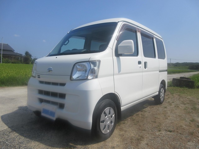 Daihatsu Hijet Cargo 1