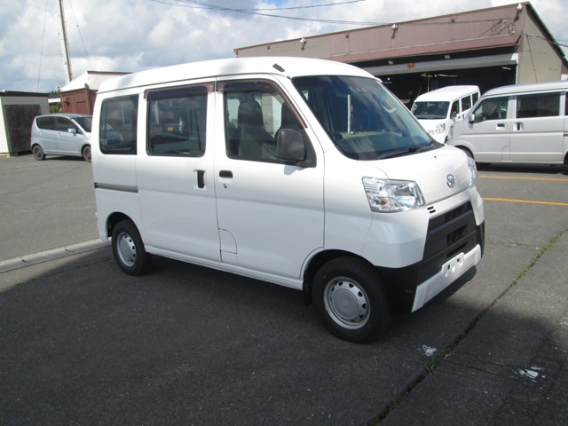 Daihatsu Hijet Cargo 1