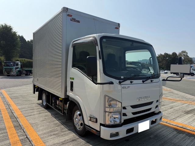 2020 Isuzu Elf