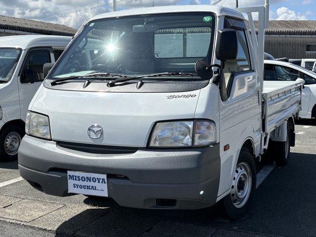 Mazda Bongo Truck 1