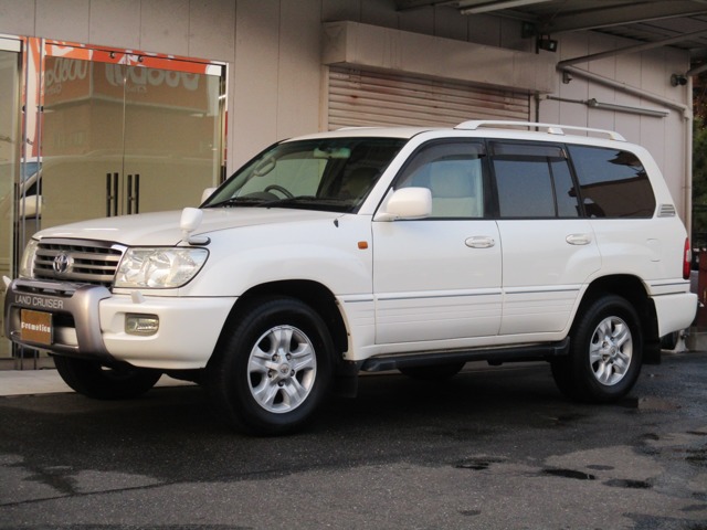 Toyota Land Cruiser 100 2