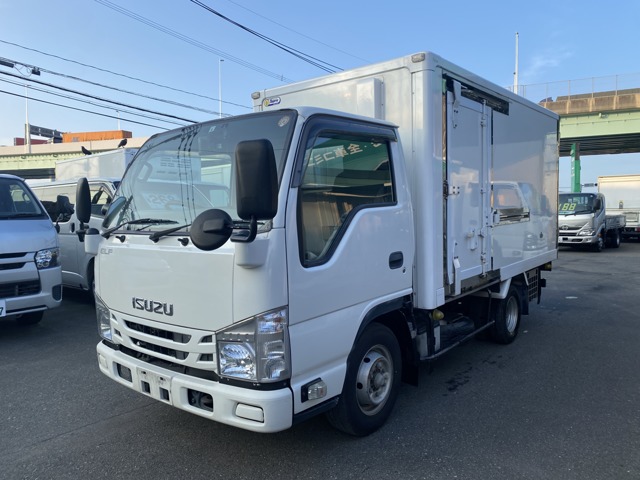 Isuzu Elf 1