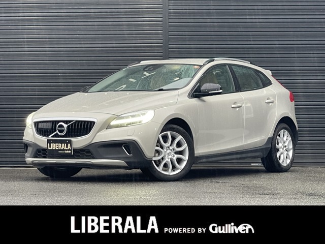 Volvo V40 Cross Country 1