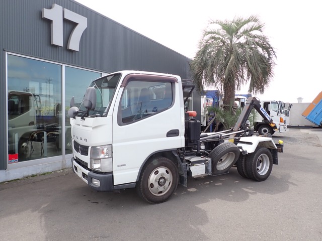 Mitsubishi Fuso Canter 1