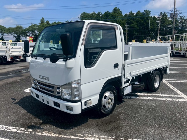 Isuzu Elf 1
