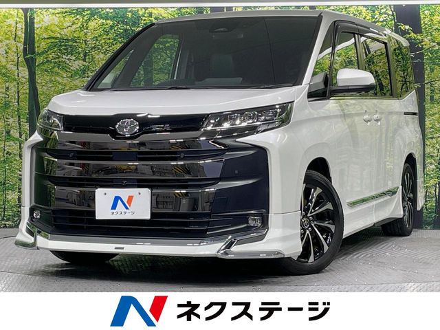 Toyota Noah 1