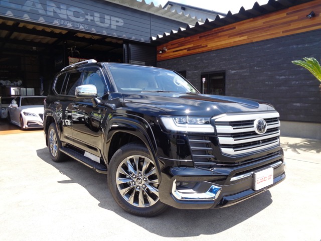 Toyota Land Cruiser 300 2