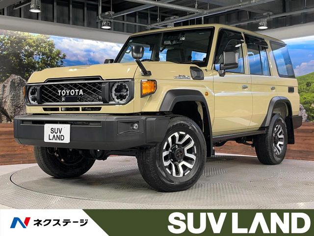 Toyota Land Cruiser 70 2