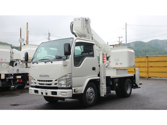 Isuzu Elf 1