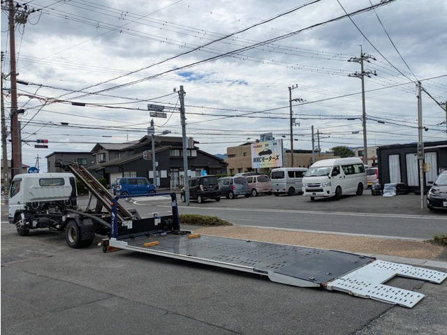 Mitsubishi Fuso Canter 1