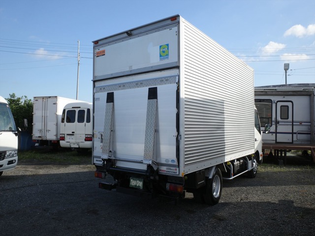 Hino Dutro 1