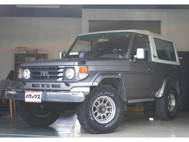 Toyota Land Cruiser 70 2