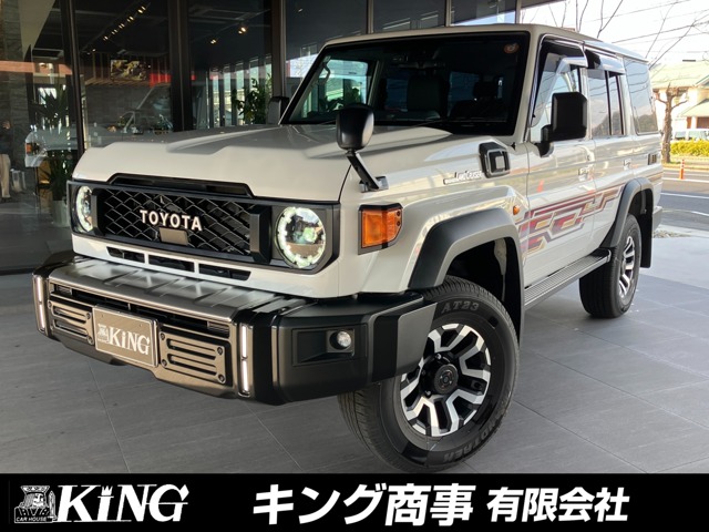 Toyota Land Cruiser 70 2
