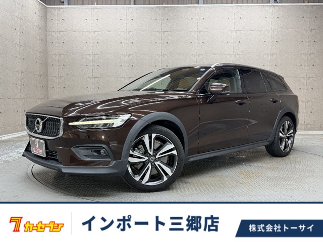 Volvo V60 Cross Country 1