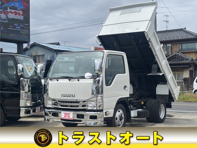 Isuzu Elf 1
