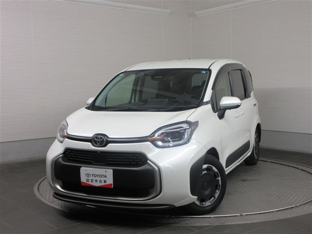Toyota Sienta 1