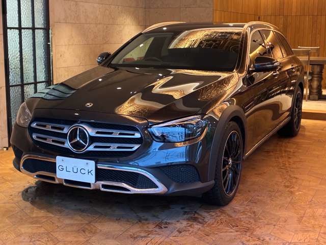 Mercedes-Benz E-Class All-Terrain 1
