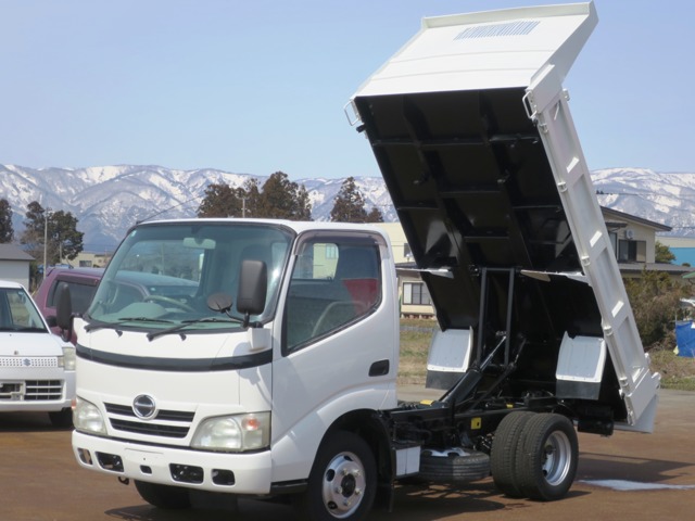 Hino Dutro 1