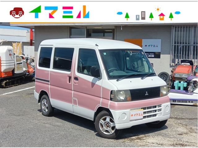 Mitsubishi Minicab Van 1