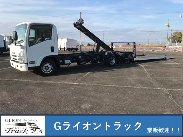 2018 Isuzu Elf