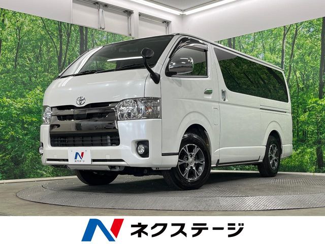 Toyota Hiace Van 1
