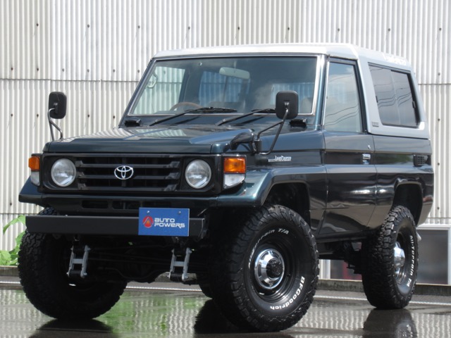 Toyota Land Cruiser 70 2