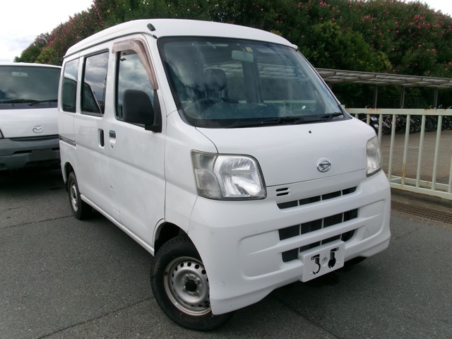 Daihatsu Hijet Cargo 1