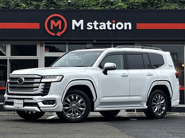 Toyota Land Cruiser 300 2