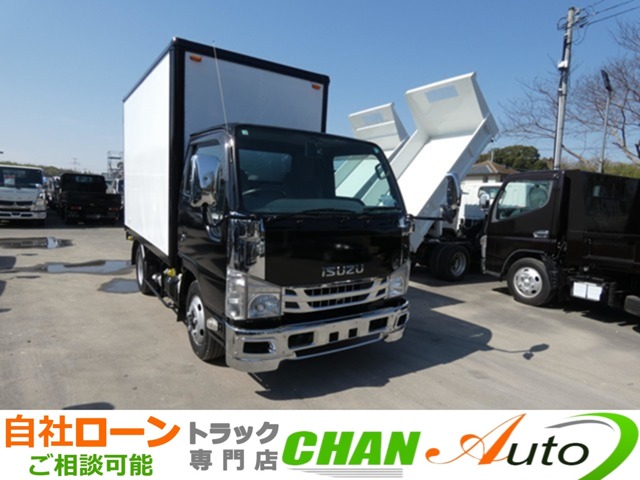 2017 Isuzu Elf