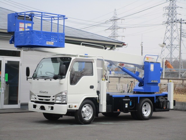 2015 Isuzu Elf