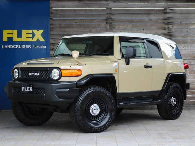 Toyota FJ Cruiser 2