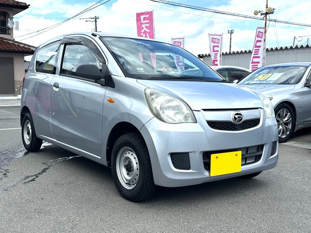 Daihatsu Mira 1