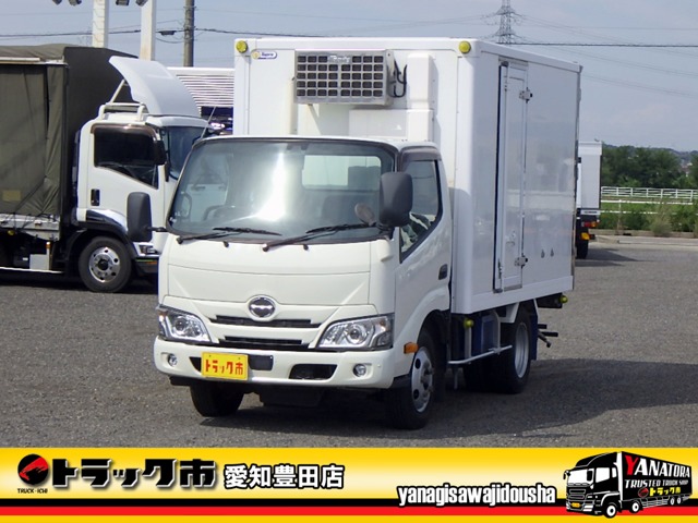 Hino Dutro 1