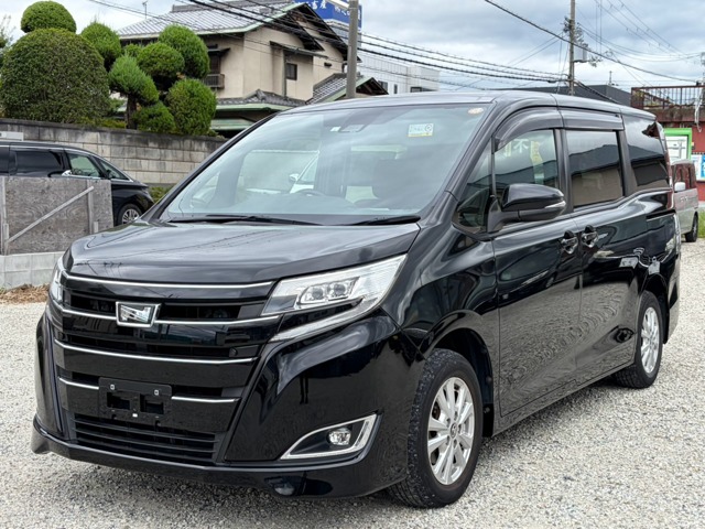 Toyota Noah 1