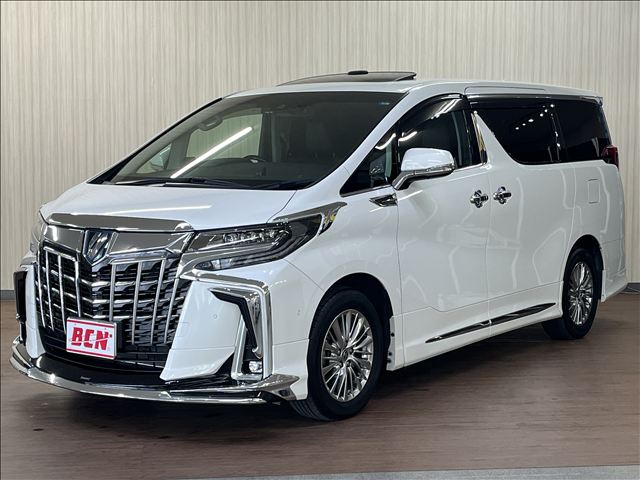 Toyota Alphard 1