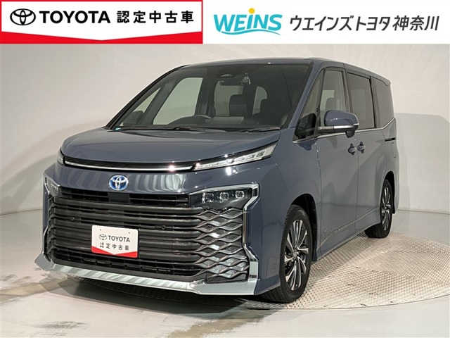 Toyota Voxy 1