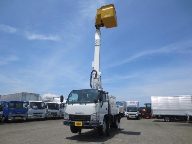 Isuzu Elf 1
