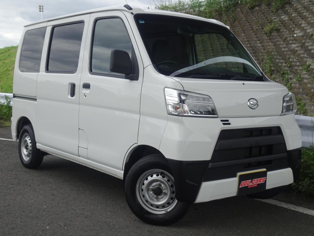 Daihatsu Hijet Cargo 1