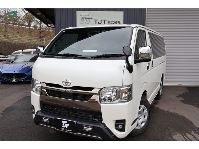Toyota Hiace Van 1