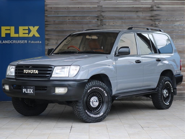 Toyota Land Cruiser 100 2