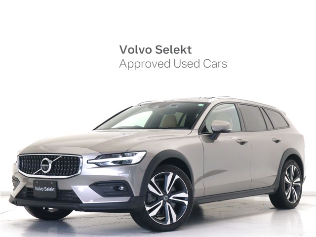 Volvo V60 Cross Country 1