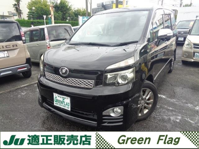 Toyota Voxy 1
