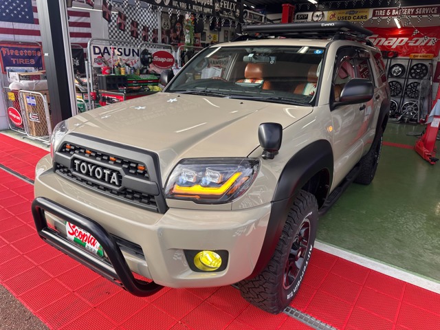 Toyota Hilux Surf 2