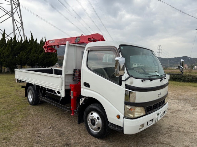 Hino Dutro 1