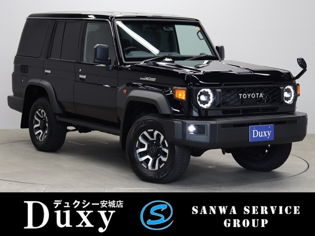 Toyota Land Cruiser 70 2