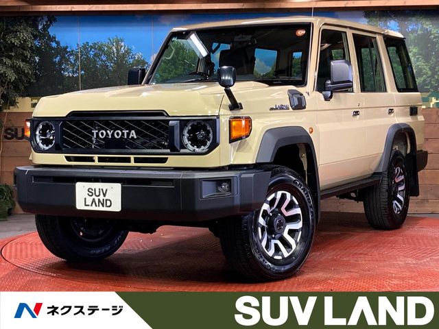 Toyota Land Cruiser 70 2