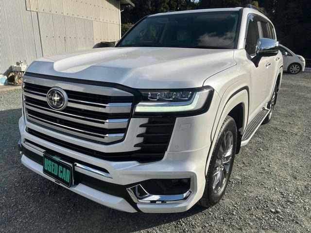 Toyota Land Cruiser 300 2